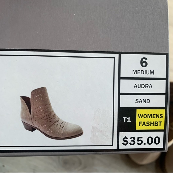 Beige ankle boot NWT - Picture 12 of 13